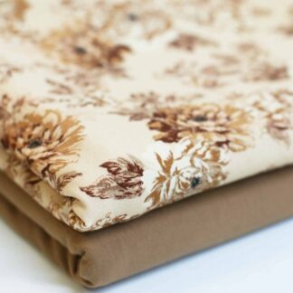 Konstnärlig blomma Beige