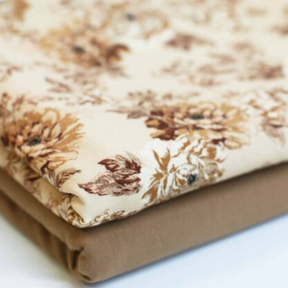 Konstnärlig blomma Beige